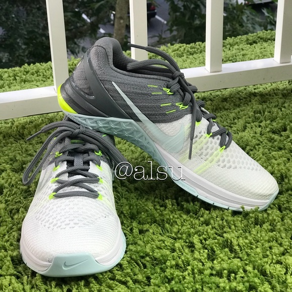 NWT Nike Metcon DSX Flyknit Cool Grey WMNS - Picture 2 of 6